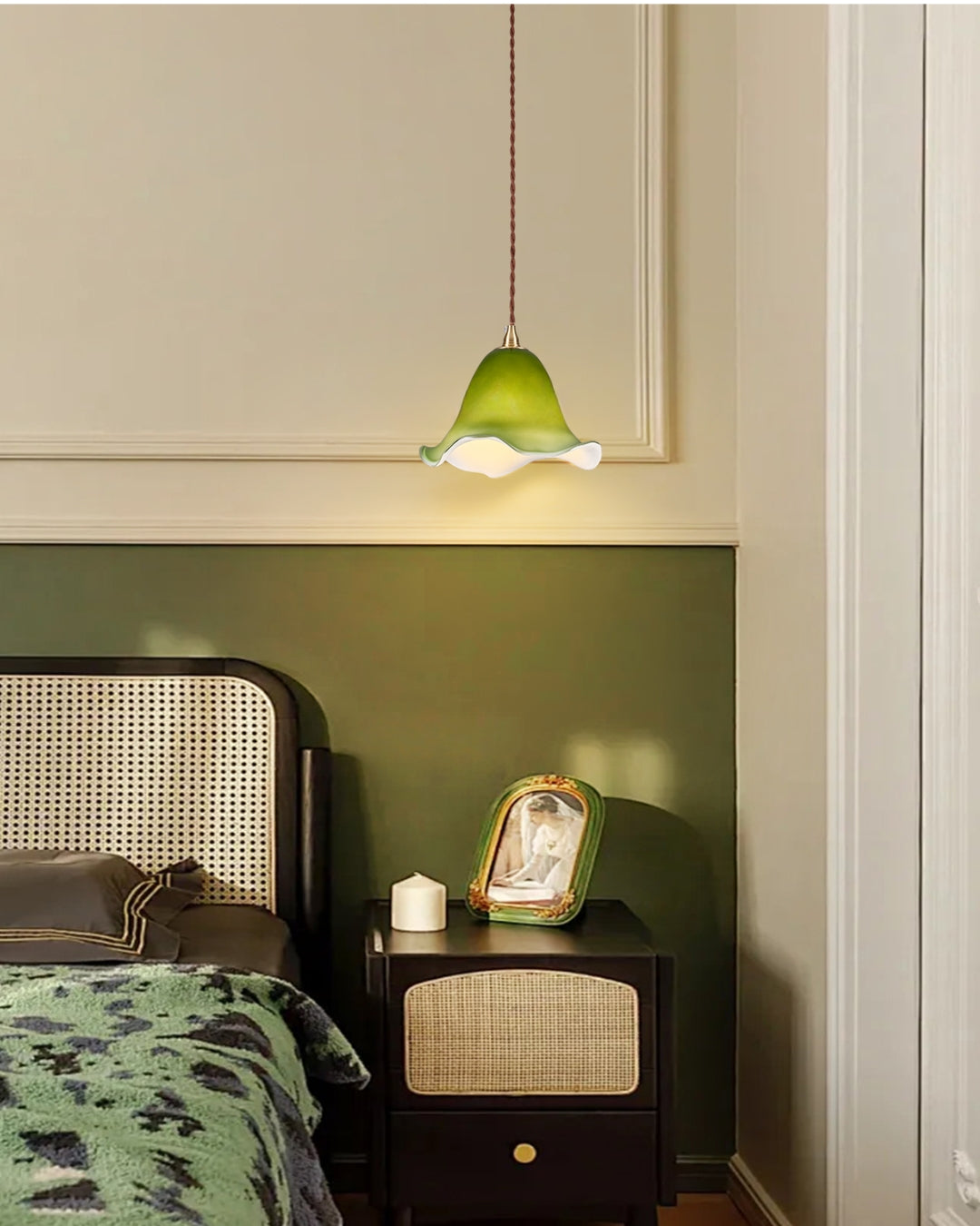 Evelyn Glass Pendant Light