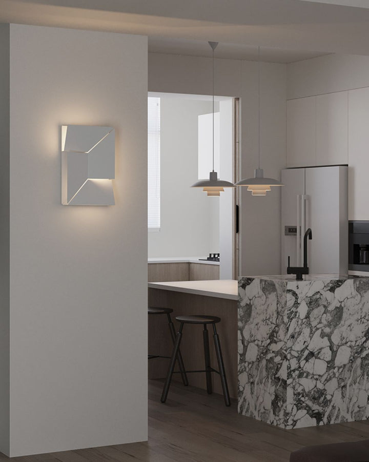 Quinn Artistic Wall Light