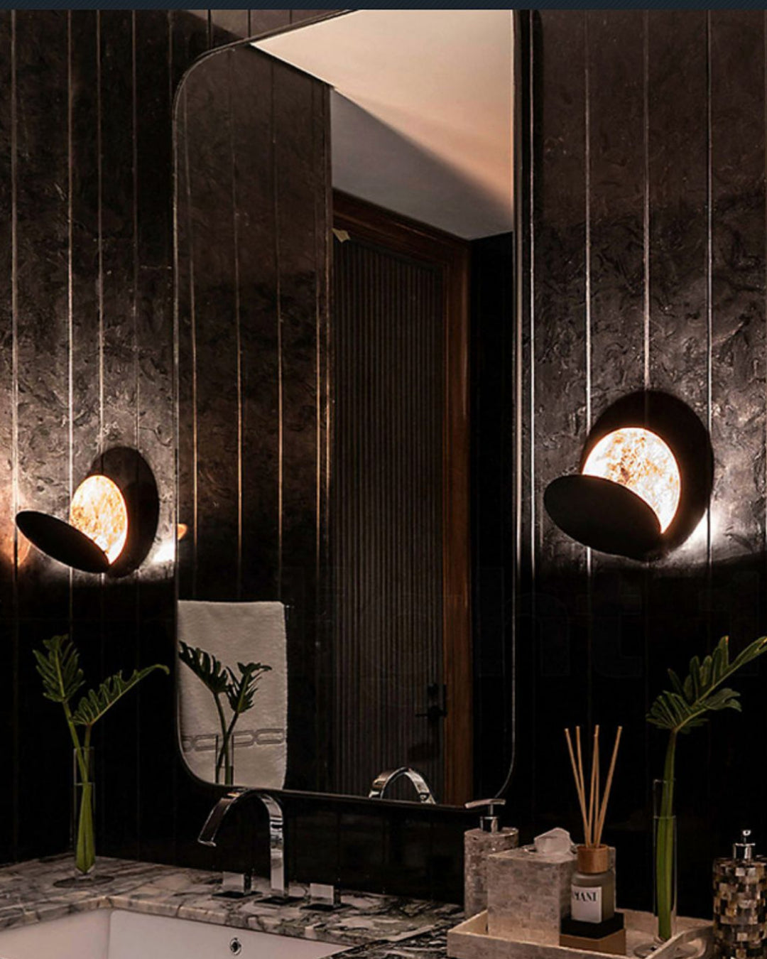 Thalos Modern Moonlight Wall Lamp