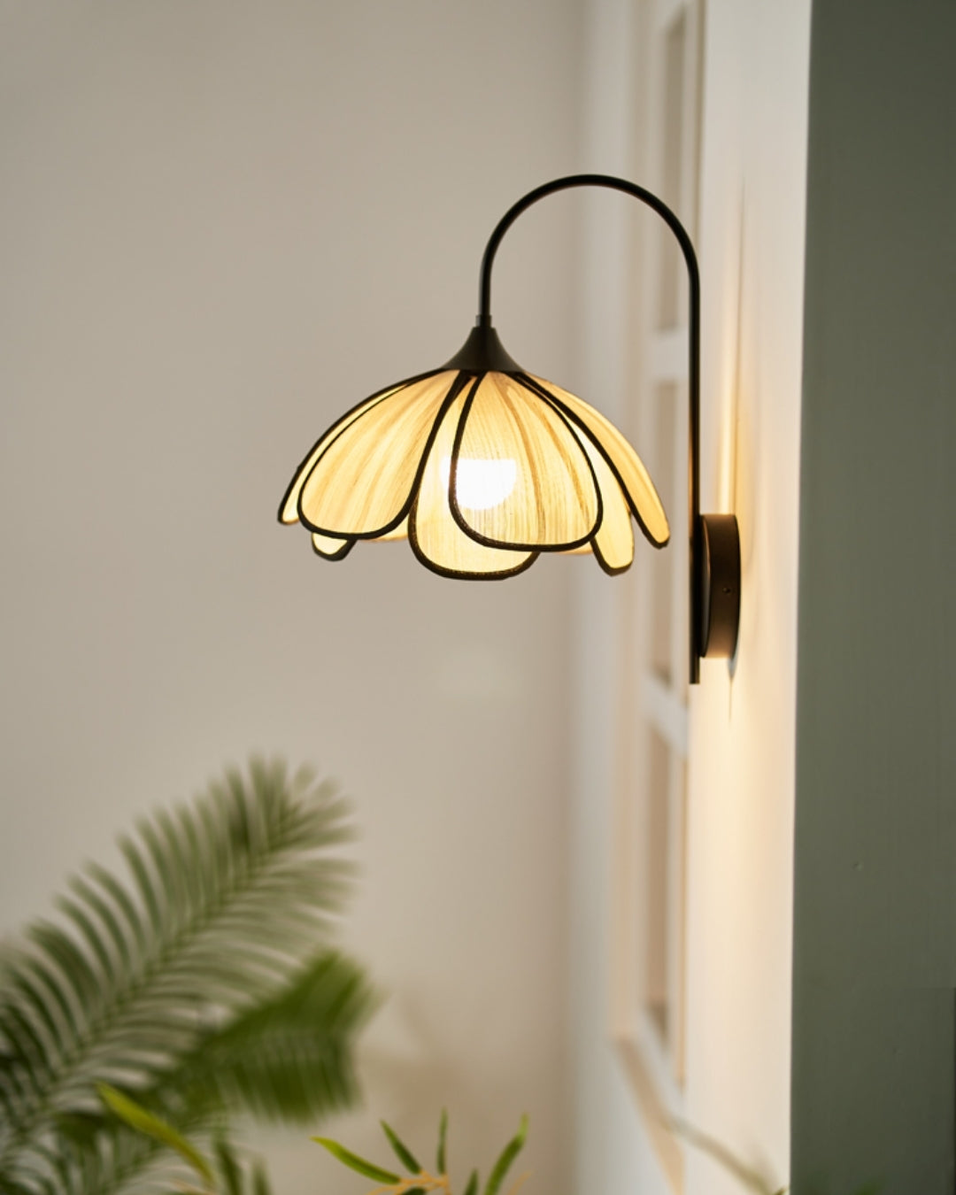 Maya Natural‑Fiber Wall Light