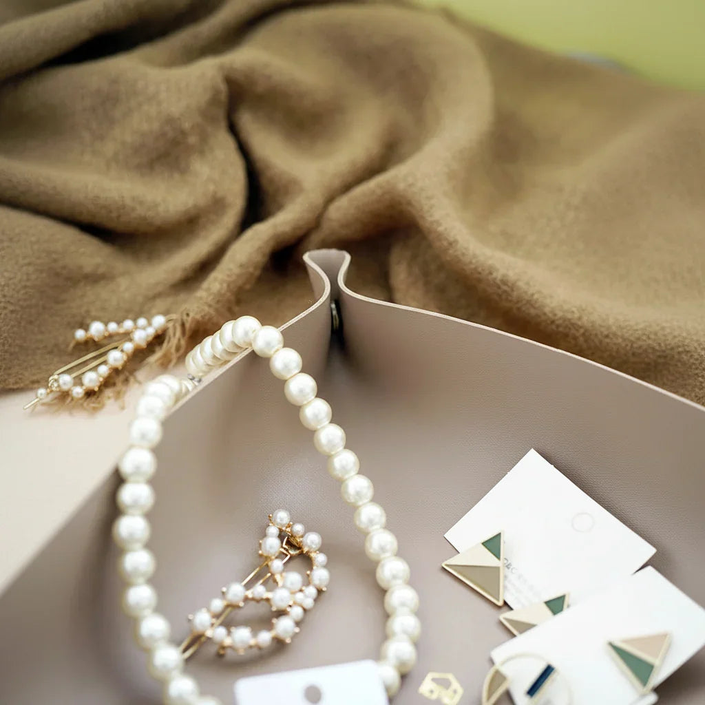 Loria Minimalist Entryway Jewelry Tray