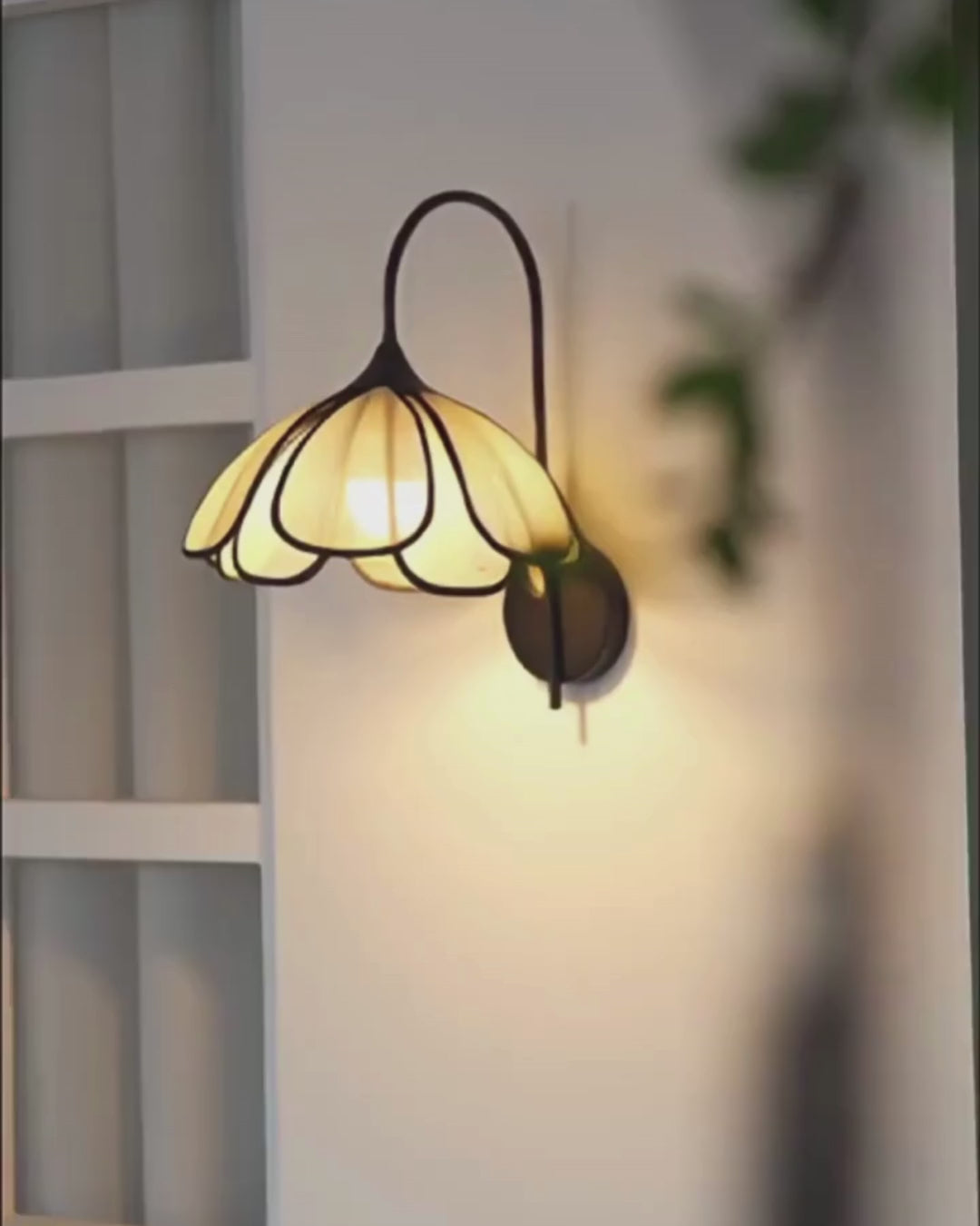 Maya Natural‑Fiber Wall Light