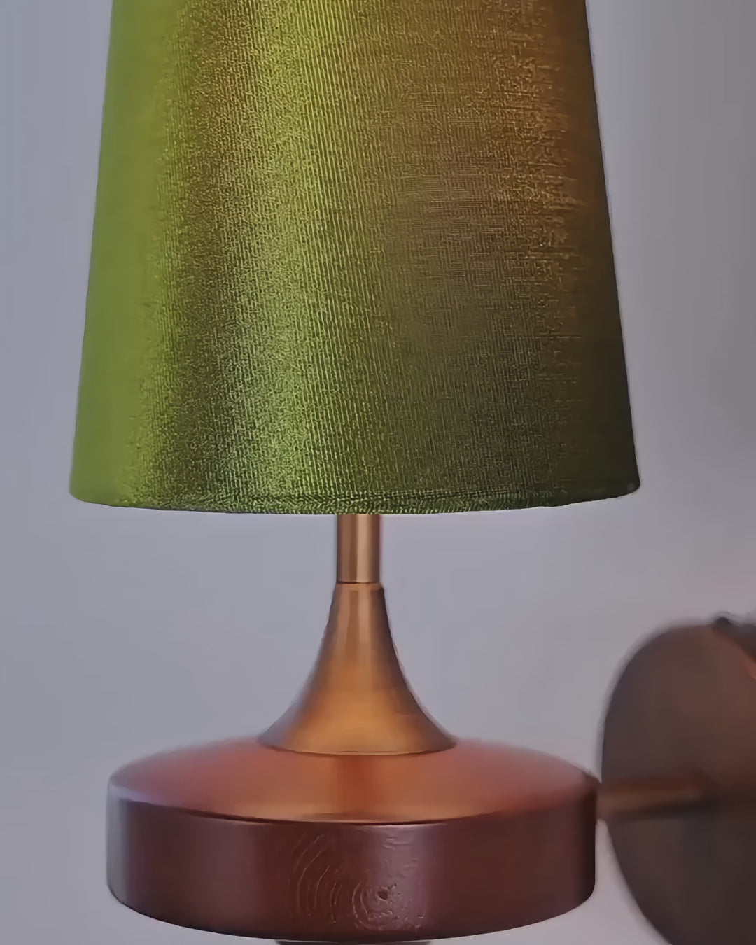 Liora Classic Wall Light